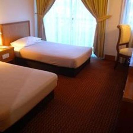 קואלה פרליס Putra Brasmana Hotel מראה חיצוני תמונה