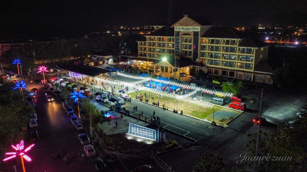 קואלה פרליס Putra Brasmana Hotel מראה חיצוני תמונה
