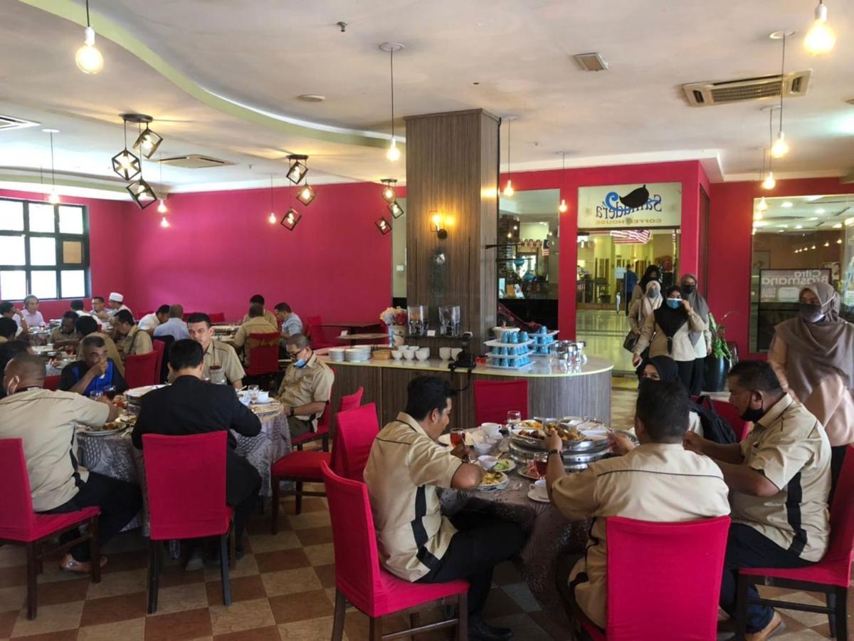 קואלה פרליס Putra Brasmana Hotel מראה חיצוני תמונה