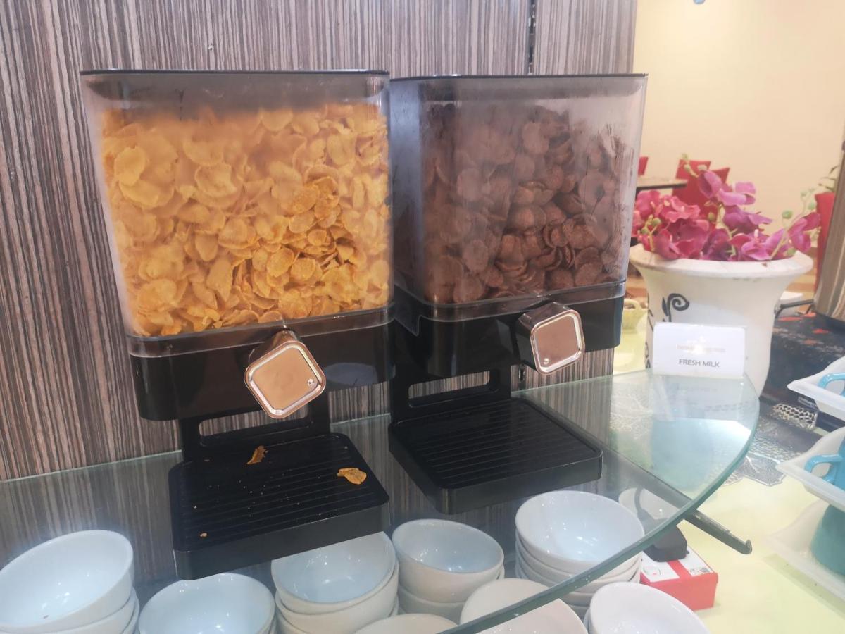 קואלה פרליס Putra Brasmana Hotel מראה חיצוני תמונה