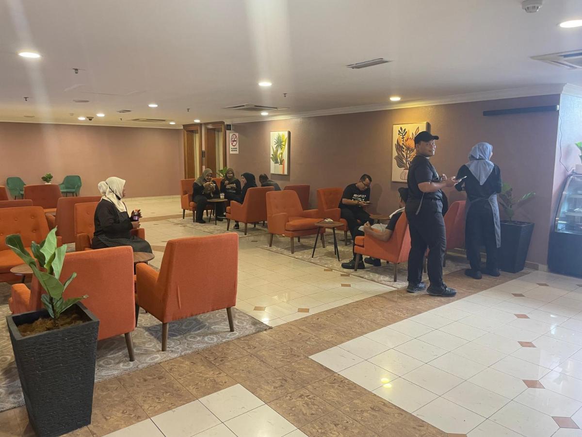 קואלה פרליס Putra Brasmana Hotel מראה חיצוני תמונה