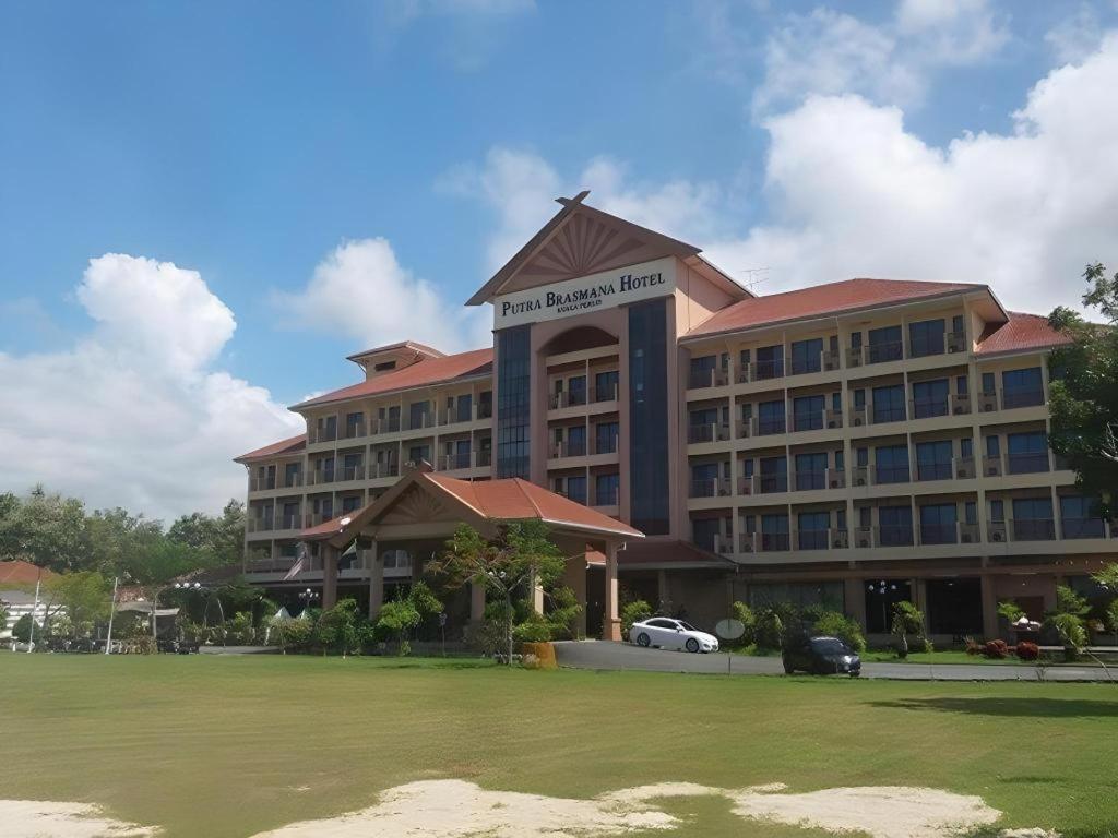 קואלה פרליס Putra Brasmana Hotel מראה חיצוני תמונה