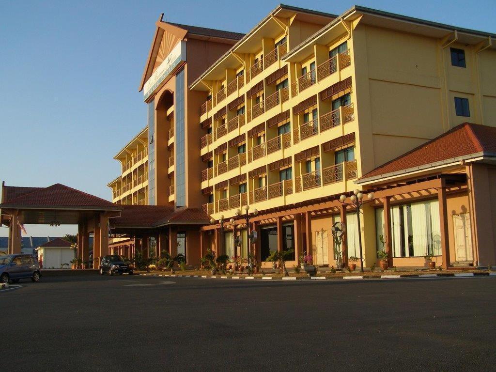 קואלה פרליס Putra Brasmana Hotel מראה חיצוני תמונה
